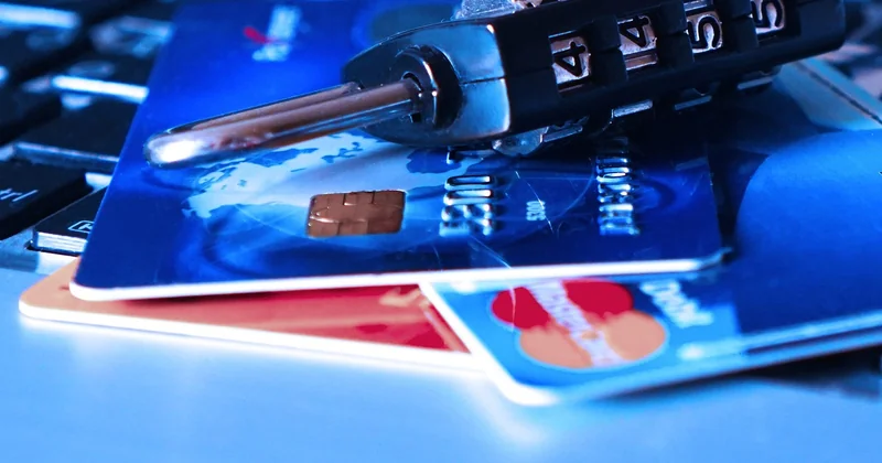 Pourquoi les banques imposent cette carte (et ce que dit la loi)