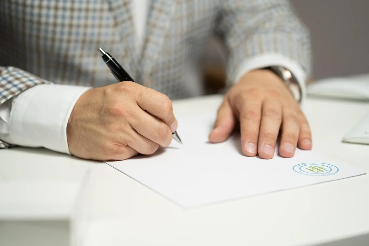 Quand utiliser la signature P/O ?